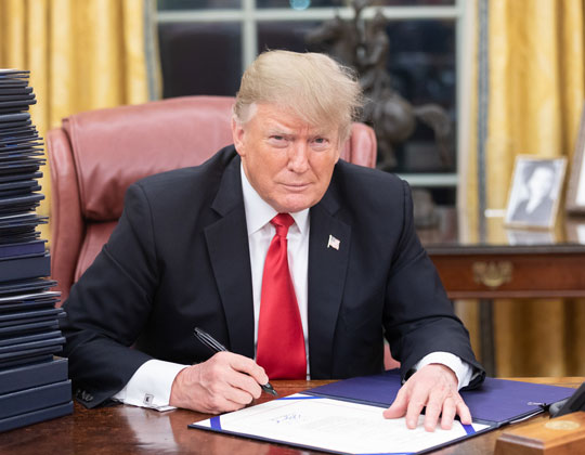 Donald Trump signs executive order